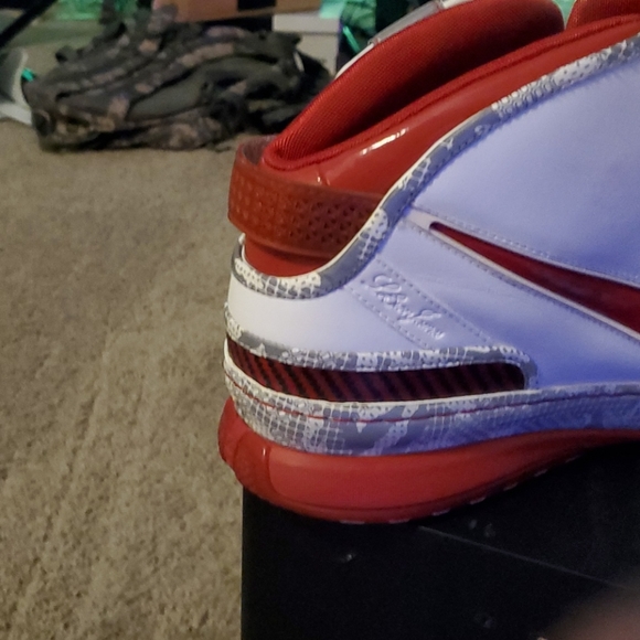 SHOES - Picture 3 of 9